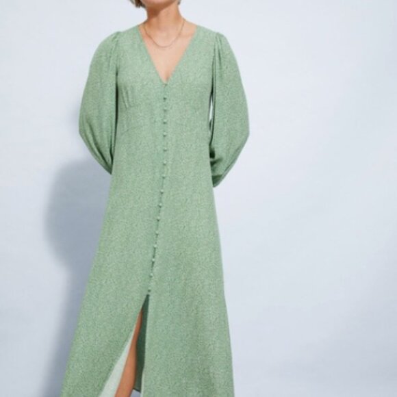 H&M Floral Button-Down Midi Dress (Never Worn, Size M) - Picture 2 of 9
